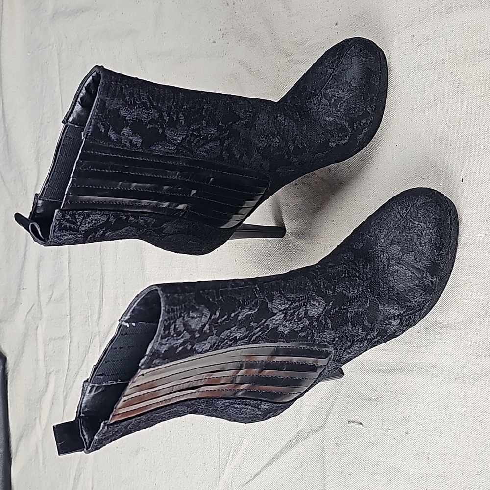Gianni Bini High Heel Lace Boots